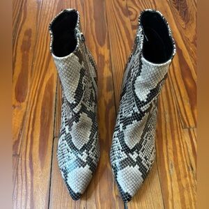 Marc Fisher Snakeskin Leather Ankle Boots Pointed Toe Chunky Heel Booties 7M